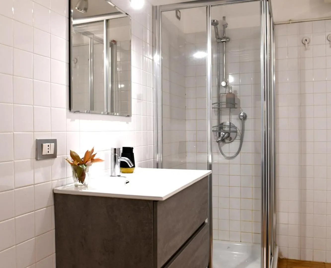 Loft Industrial Revival Villa Milan