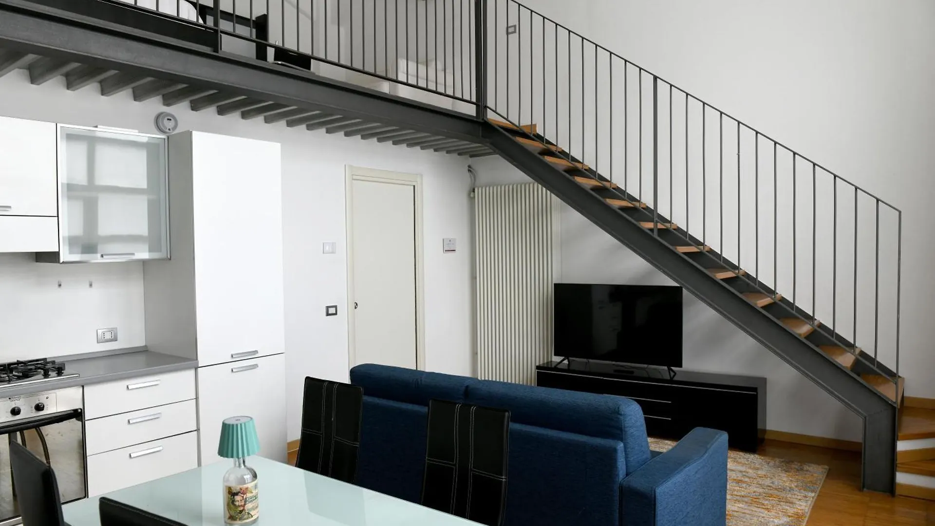 Loft Industrial Revival Villa Milan